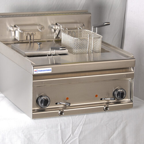 Electric Table Top Grill with a Smooth Hot Plate